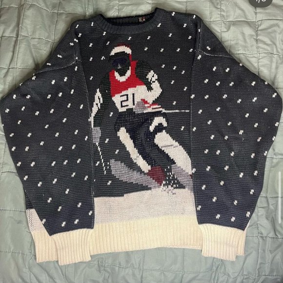 christmas hockey sweater - Picture 1 of 3